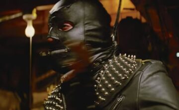 Кадър от филма Pulp Fiction (1994 г.), режисьор Куентин Тарантино, сцената "Bring the gimp"
