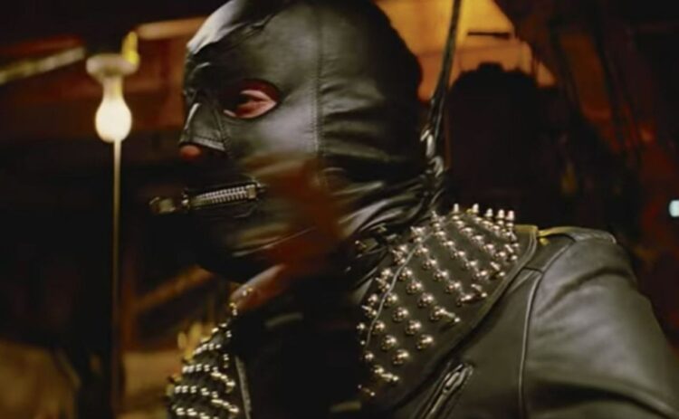 Кадър от филма Pulp Fiction (1994 г.), режисьор Куентин Тарантино, сцената "Bring the gimp"